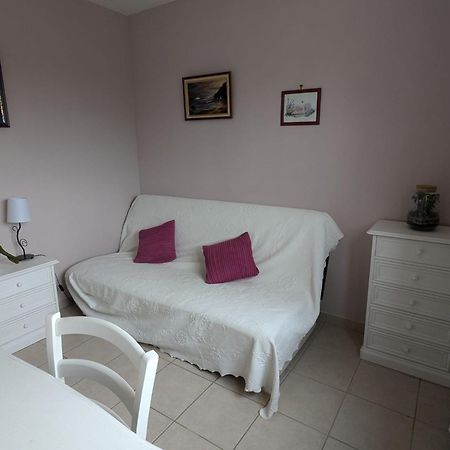 Villa Calme Avec Piscine A Greoux Extérieur photo